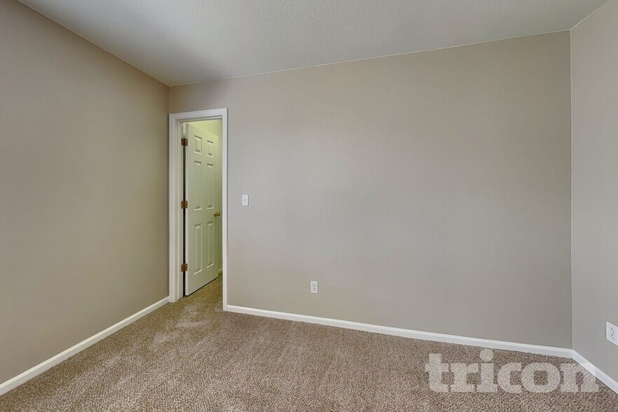 Building Photo - 4836 Ireland Ct