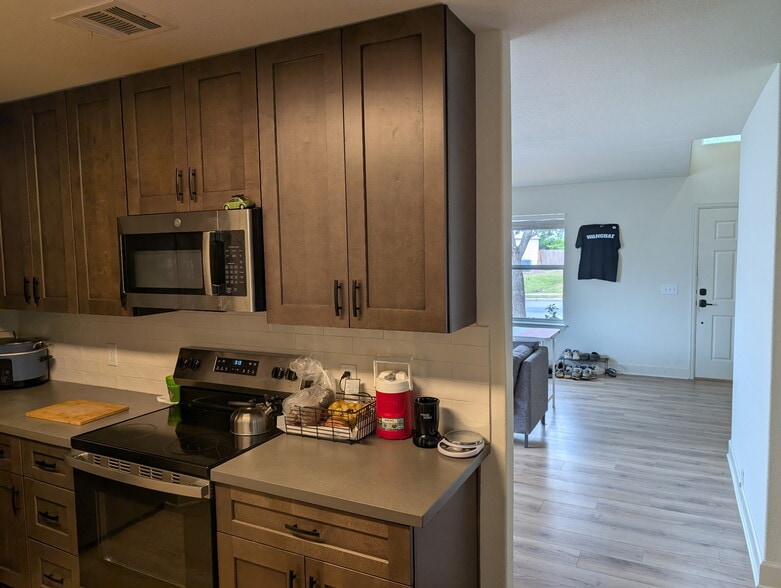 Building Photo - 1306 Sunflower Ln