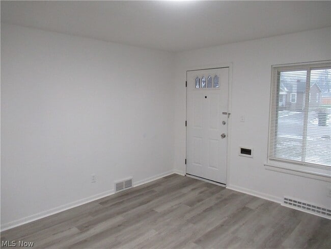 Building Photo - 1811 E 298th St