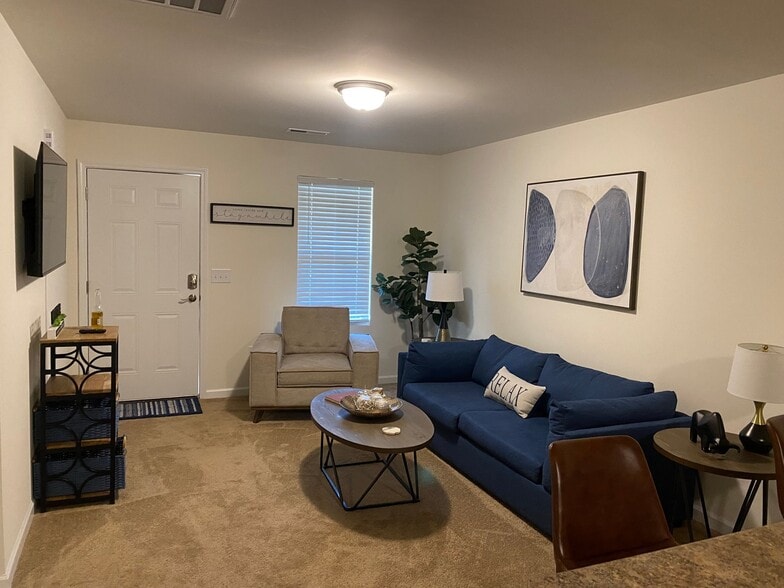 Building Photo - 1809 Alyssum Pl