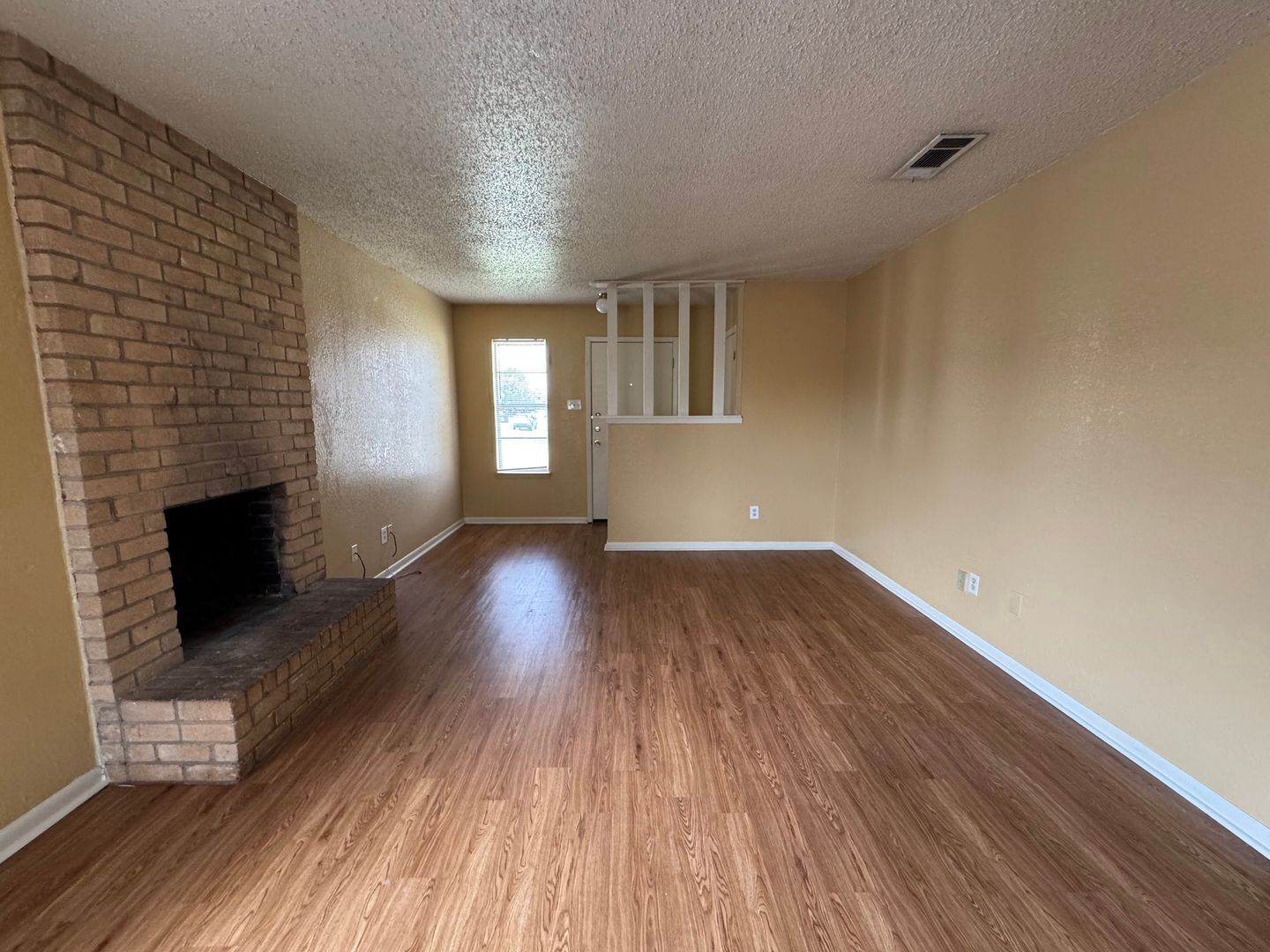Building Photo - 2208 Hunt Dr