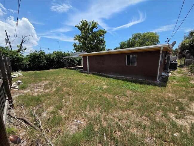 Building Photo - 4645 Irene Loop