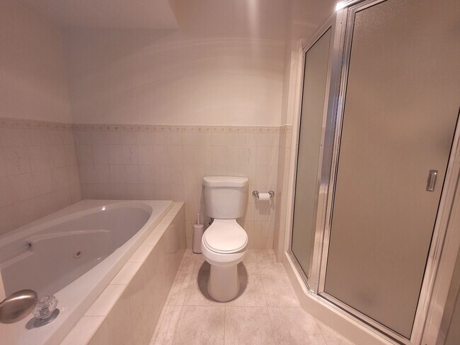 Building Photo - Bayview Townhouse Condo in Blaine with Gar...