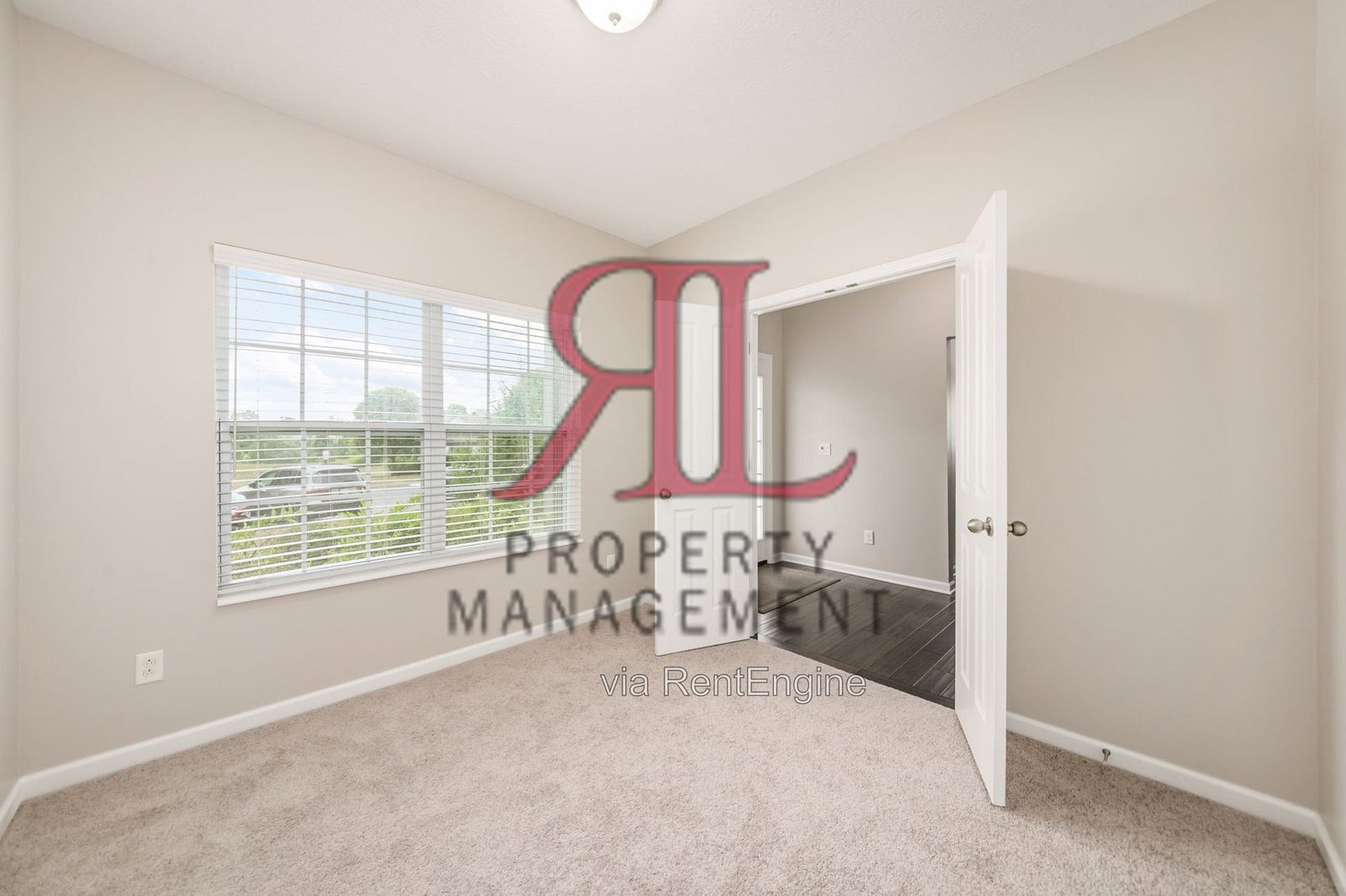Building Photo - 5940 Whitewood Way