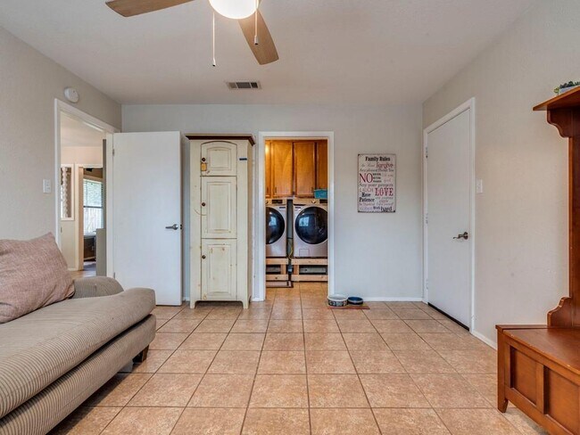 Building Photo - 3603 Monument Dr