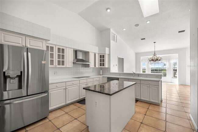 Building Photo - 482 W Fenway Dr
