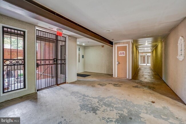 Building Photo - 1524 Lincoln Way