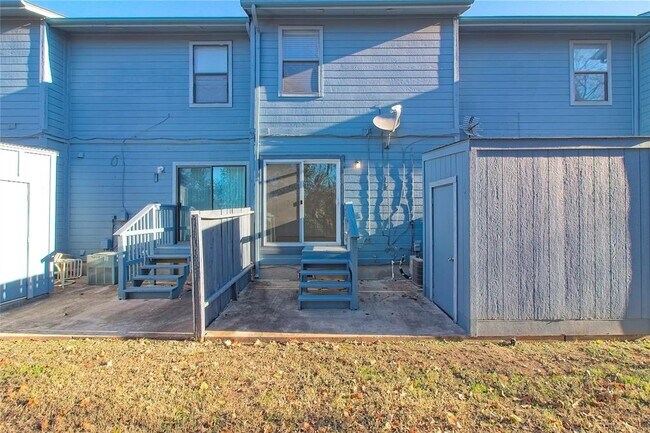 Building Photo - 3004 Whisper Oaks Ln