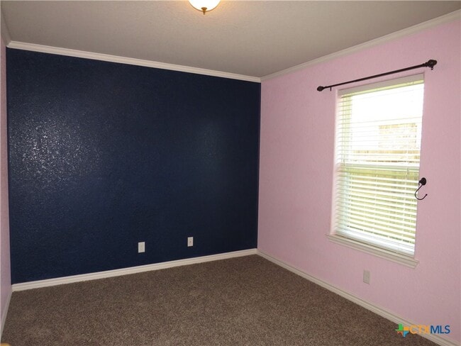 Building Photo - 2604 Hector Dr