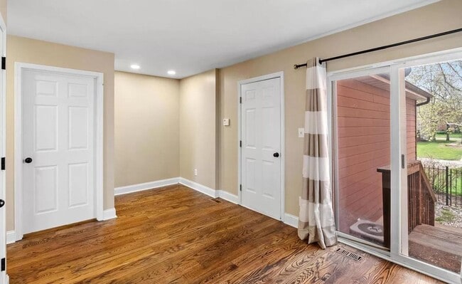 Building Photo - Lovely 2 Bedroom / 2 Bath for Rent