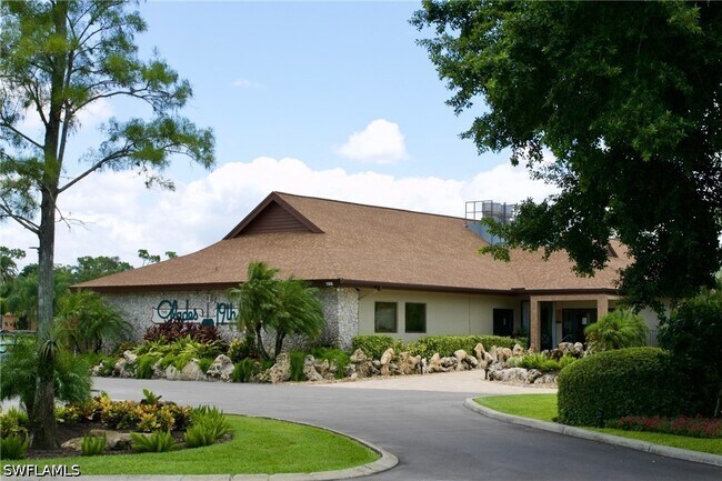 Building Photo - 209 Palm Dr