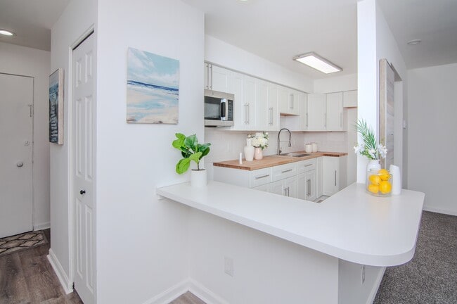 Building Photo - 4194 Packard St