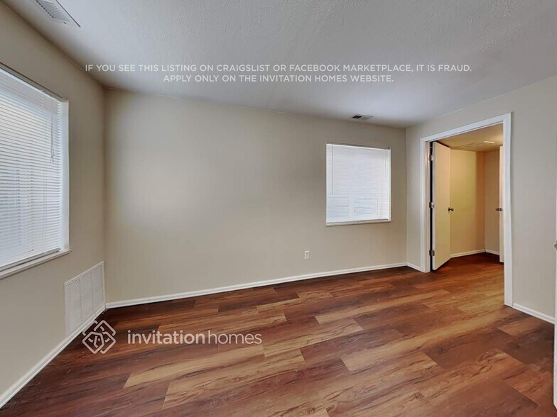 Building Photo - 842 Marshall Dr