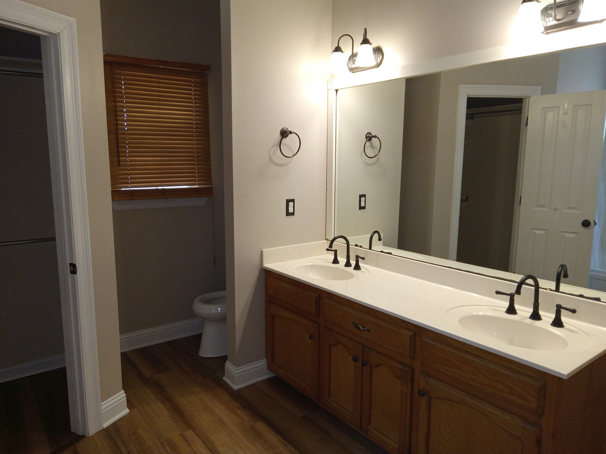 Mater bathroom - 18404 White Oak Dr