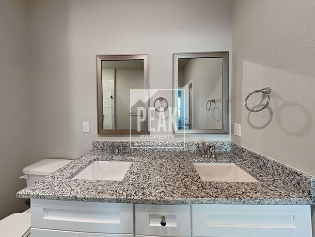 Building Photo - BRAND NEW Willow Crossing Townhomes for Re...