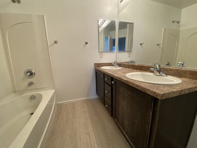 Building Photo - 1972 Joyful St