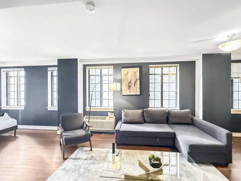 Building Photo - 111-23 N 15th St