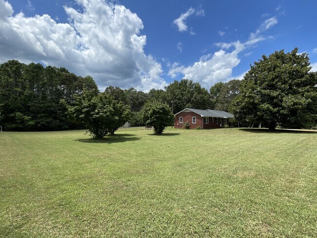 Building Photo - 27 Bethlehem Church Rd