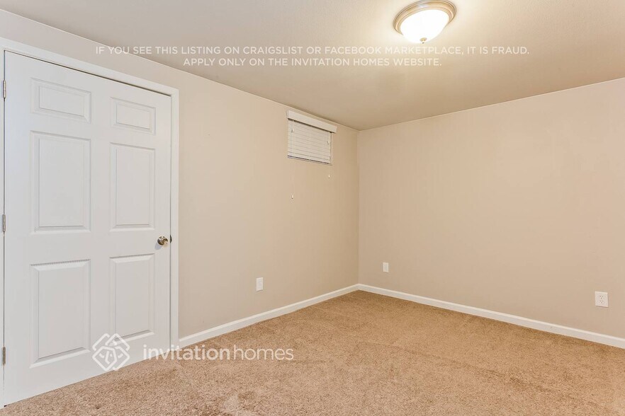 Building Photo - 12043 E Arizona Dr