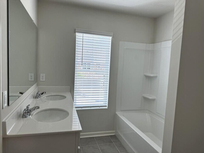 Building Photo - 2292 Blue Monarch Dr