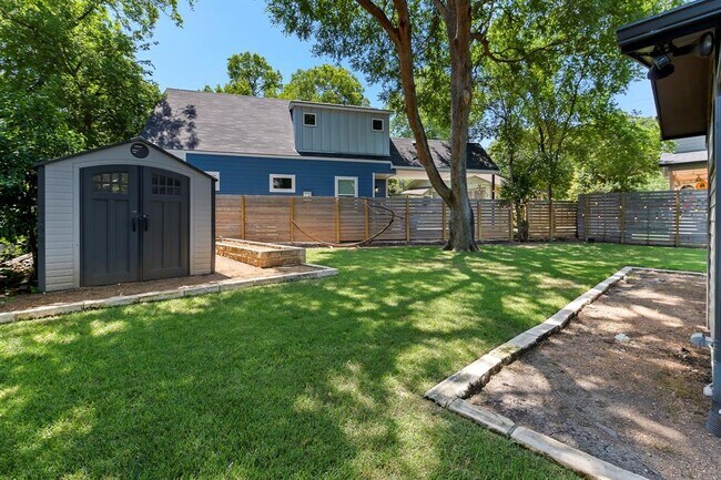Building Photo - 3307 Garden Villa Ln