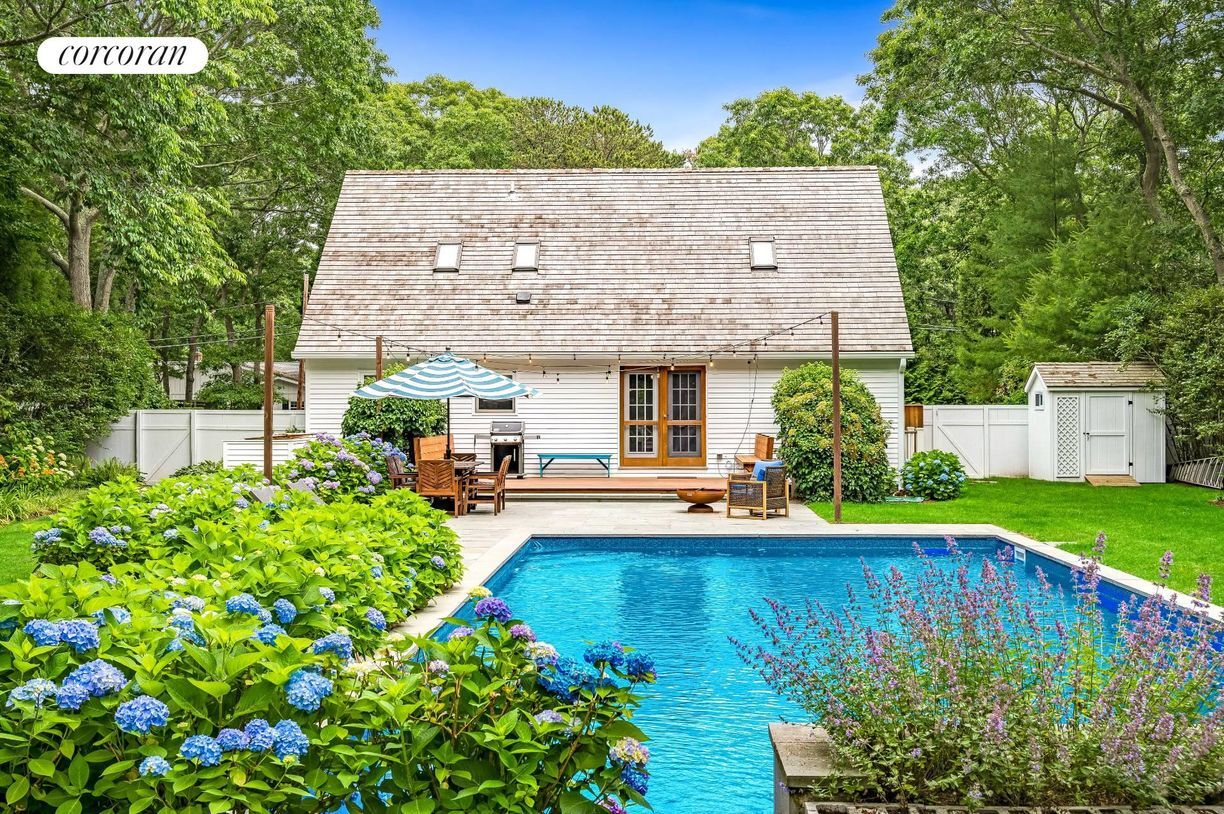 Building Photo - 97 Wainscott NW Rd