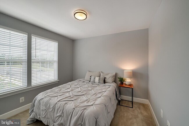 Building Photo - 6262 Summit Point Ct