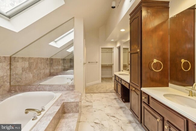 Building Photo - 2527 Hunter Mill Rd