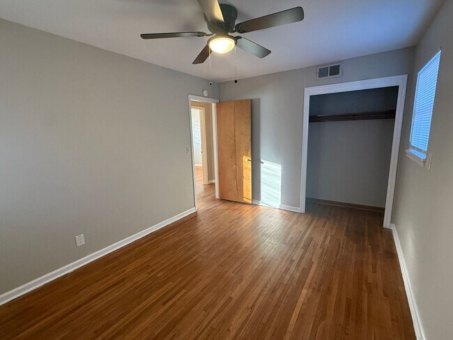 Building Photo - Charming 3-Bedroom Home in Convenient Tulsa Location