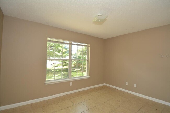 Building Photo - 33 Rosepetal Ln