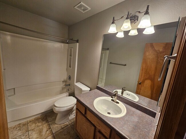 Building Photo - 3 Bed 2 bath house Off Stetson Hills in 80922!