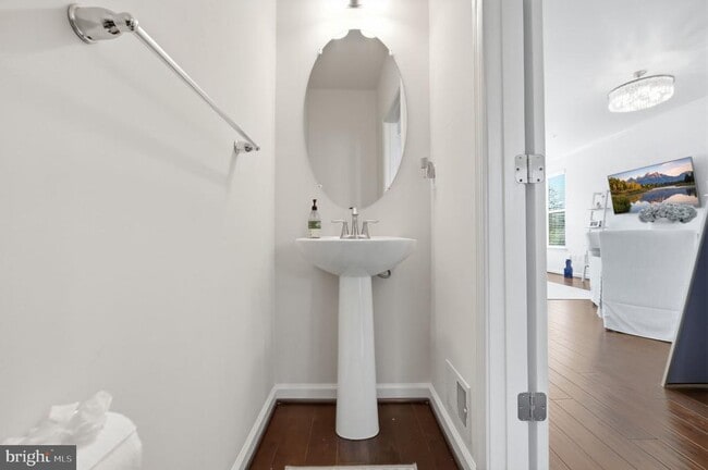 Building Photo - 11360 Sandhurst Pl