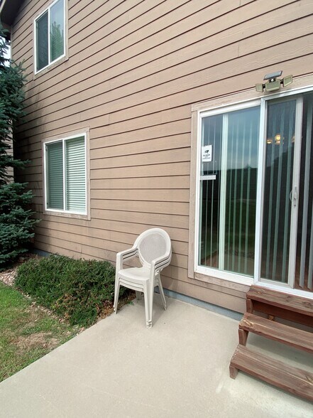 Building Photo - 2464 Sierra Springs Dr