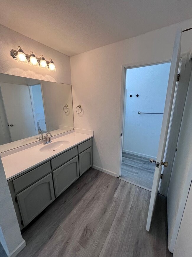 Building Photo - NICE HOME IN FOLSOM!!