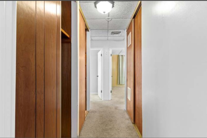 Building Photo - 305 Zuni Dr