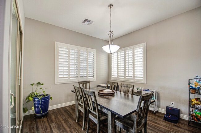 Building Photo - 3016 N Glenview