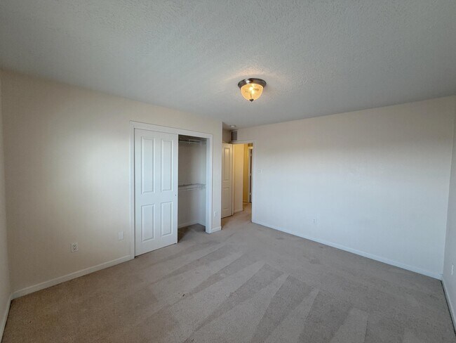 Building Photo - 6216 Calle Vizcaya NW