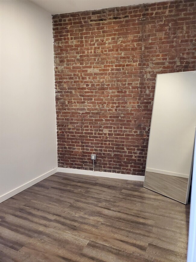 Building Photo - 139 Newark Ave