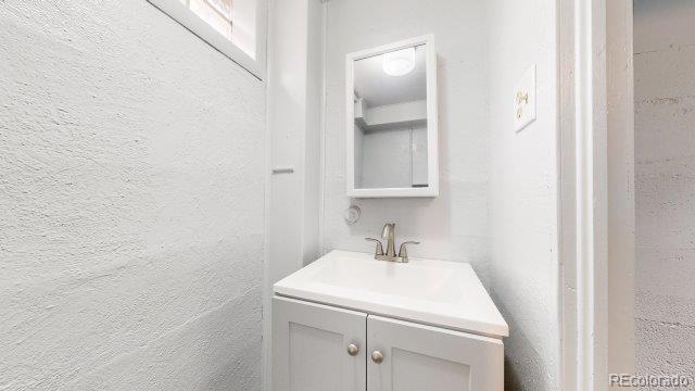 Building Photo - 3090 S Marion St