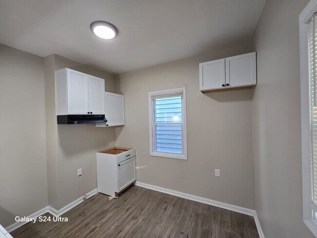 Building Photo - Fully Renovated 3-Bedroom Home – Move-In R...