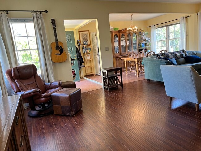 Building Photo - 2909 Ventura Dr