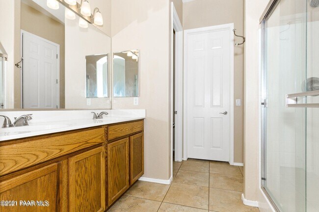 Building Photo - 5827 Gerard Dr
