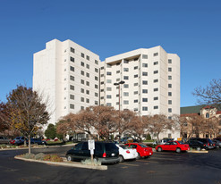 Building Photo - Lakeside Towers