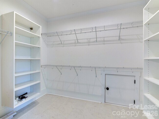 Building Photo - 326 State St