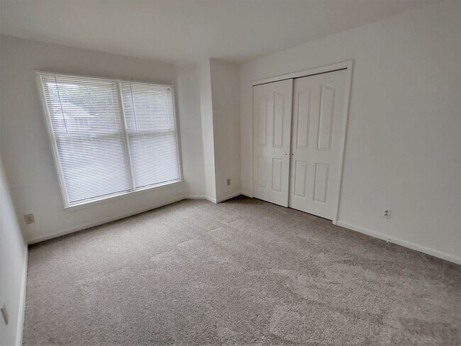 Building Photo - 7366 Rose Terrace Ct