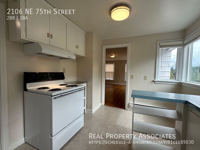 Building Photo - 2106 NE 75th St
