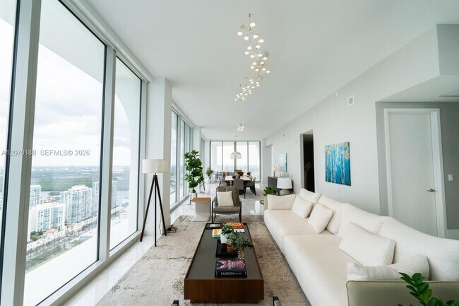 Building Photo - 16901 Collins Ave