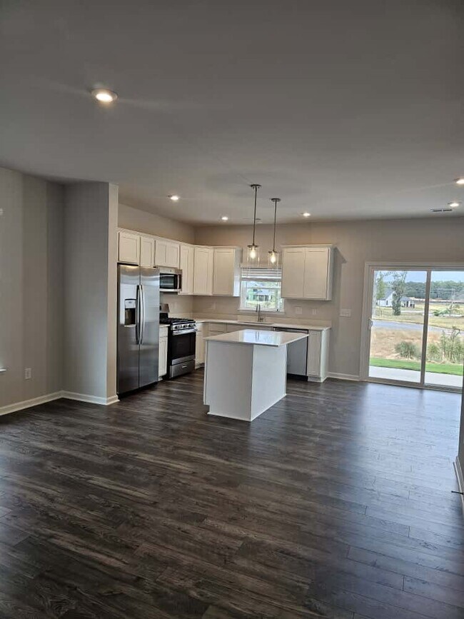 Building Photo - 136 Randwick Ln