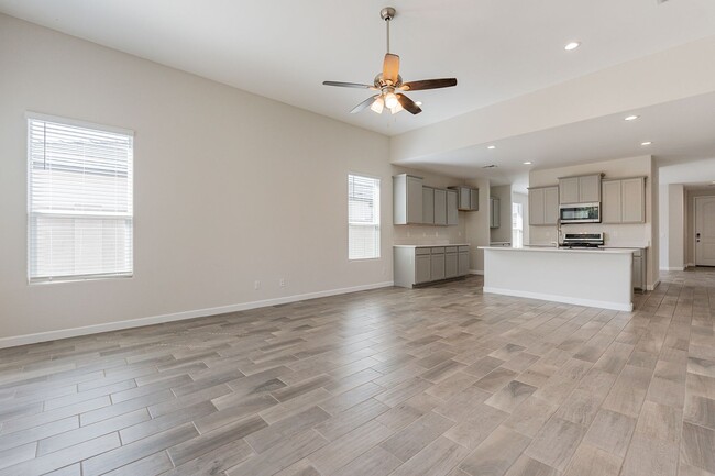 Building Photo - Beautiful and Spacious Single-Level Family...