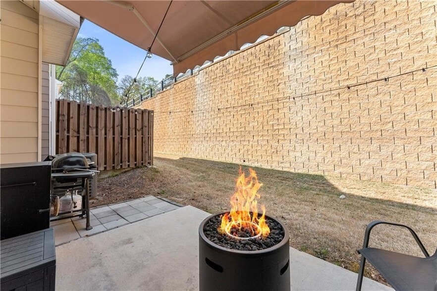 Building Photo - 3367 Abbey Way